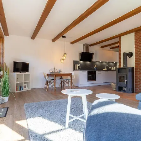 Country House In Vollerwiek